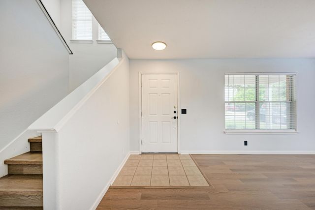 125 Holland ST, Hutto, TX 78634