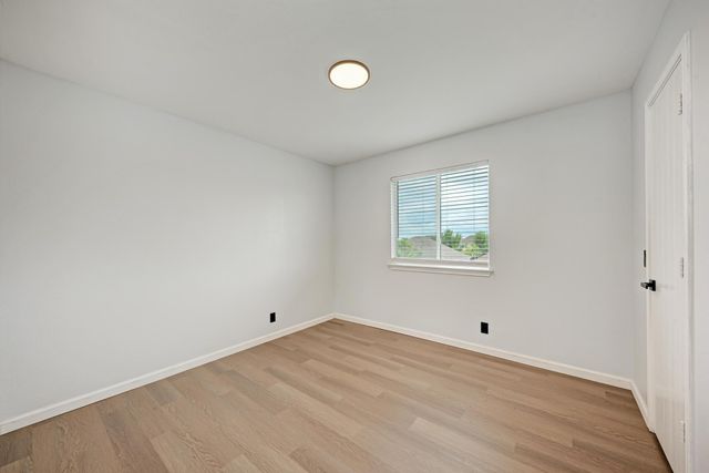 125 Holland ST, Hutto, TX 78634