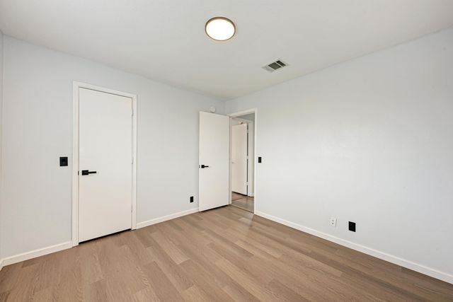 125 Holland ST, Hutto, TX 78634