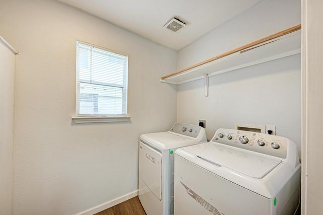 125 Holland ST, Hutto, TX 78634