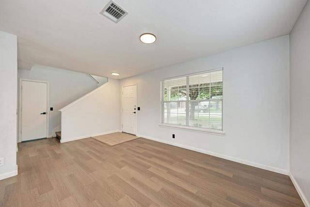 125 Holland ST, Hutto, TX 78634