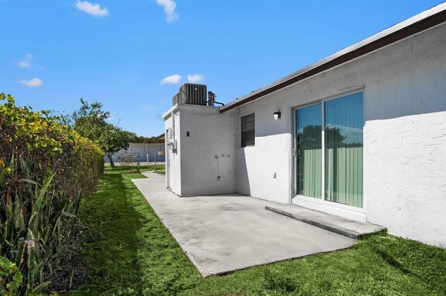400 NE 2nd Street, Boynton Beach, FL 33435