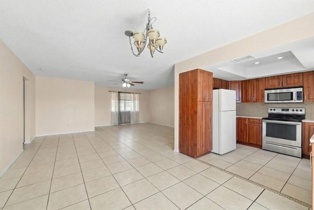 400 NE 2nd Street, Boynton Beach, FL 33435