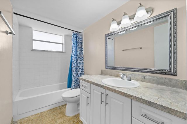 400 NE 2nd Street, Boynton Beach, FL 33435