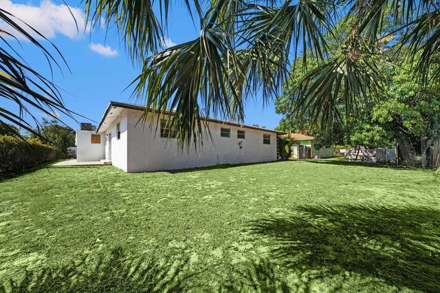 400 NE 2nd Street, Boynton Beach, FL 33435