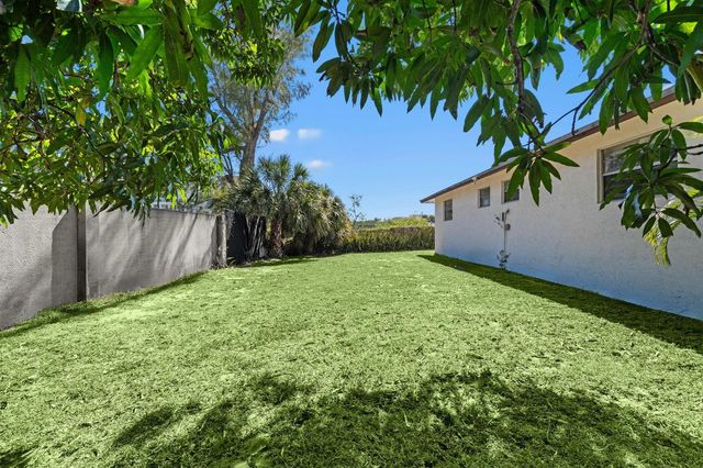 400 NE 2nd Street, Boynton Beach, FL 33435