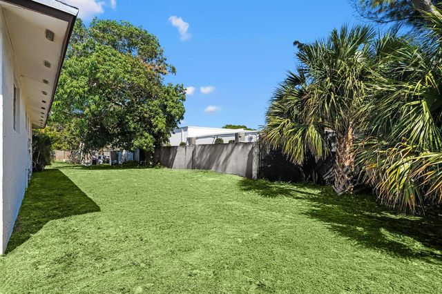 400 NE 2nd Street, Boynton Beach, FL 33435
