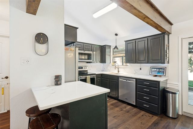 609 Henderson Street, Joshua, TX 76058