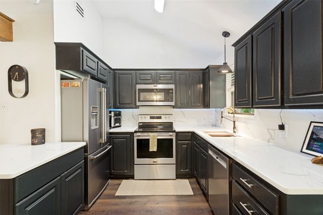 609 Henderson Street, Joshua, TX 76058