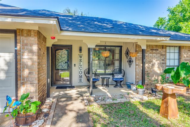 609 Henderson Street, Joshua, TX 76058