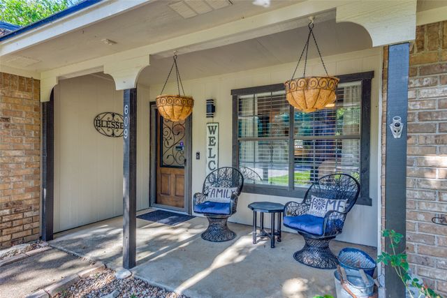 609 Henderson Street, Joshua, TX 76058