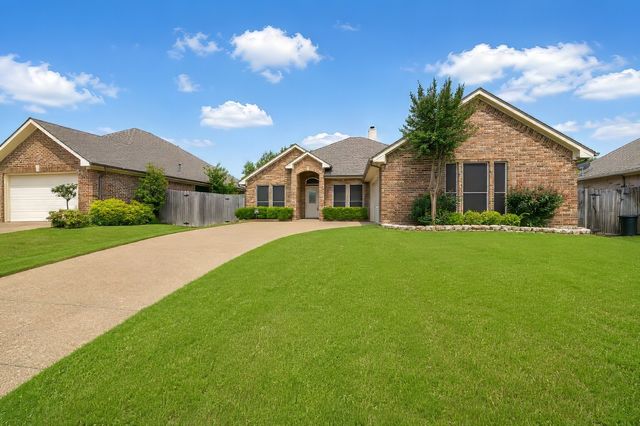 2230 Park Hurst Drive, Arlington, TX 76001