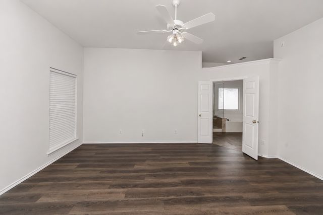 2230 Park Hurst Drive, Arlington, TX 76001