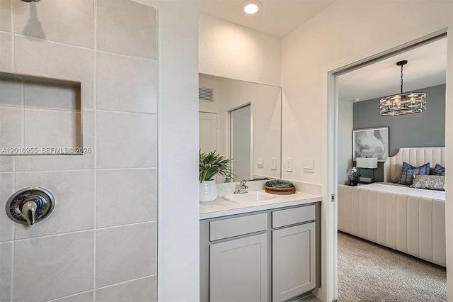450 NE 12th St, Florida City, FL 33034