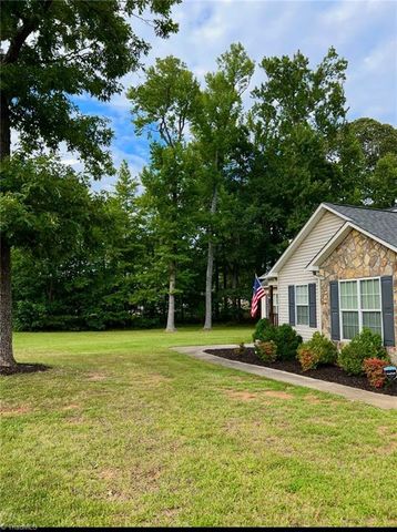 119 Alexandria Lane, Thomasville, NC 27360