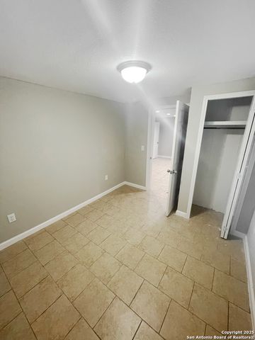 125 GLENWOOD CT, San Antonio, TX 78210