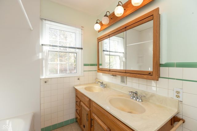 4653 N Illinois Street, Indianapolis, IN 46208