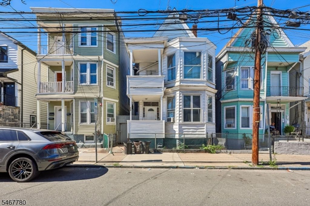 752 E 18Th St, Paterson City, NJ 07501 — exterior