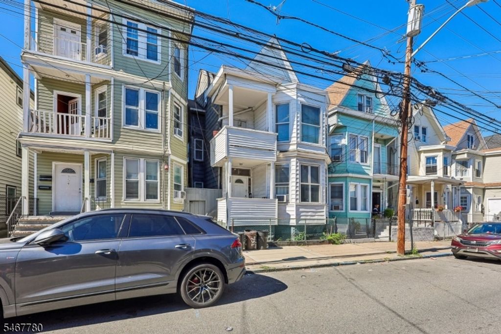 752 E 18Th St, Paterson City, NJ 07501 — photo 2