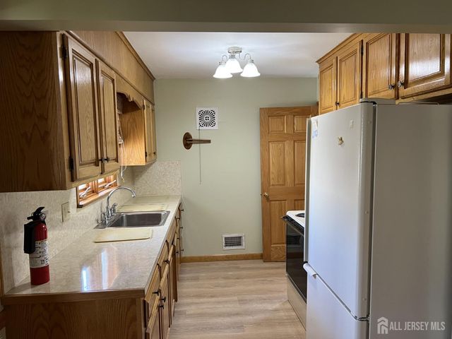 30 Cypress Street, Carteret, NJ 07008