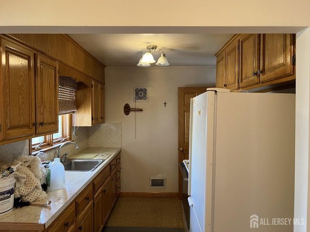 30 Cypress Street, Carteret, NJ 07008