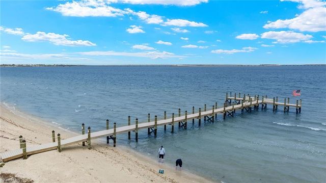 272 Ferry Landing DR, Sanibel, FL 33957