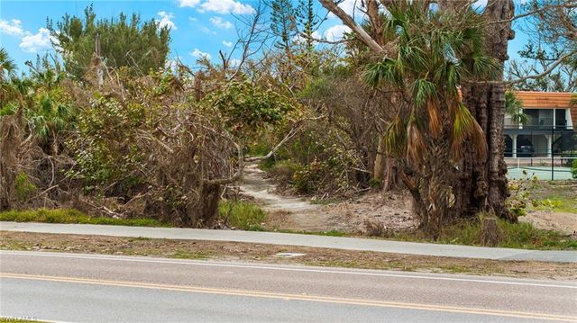 272 Ferry Landing DR, Sanibel, FL 33957
