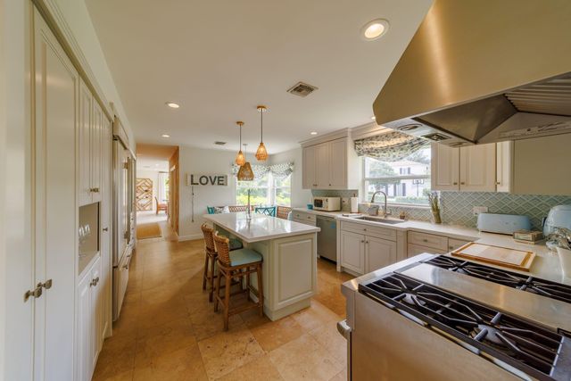 225 Russlyn Drive, West Palm Beach, FL 33405