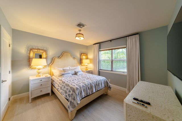 225 Russlyn Drive, West Palm Beach, FL 33405