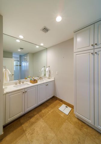 225 Russlyn Drive, West Palm Beach, FL 33405