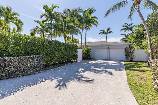 225 Russlyn Drive, West Palm Beach, FL 33405
