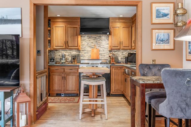 1886 Winhall Hollow Road, Londonderry, VT 05155