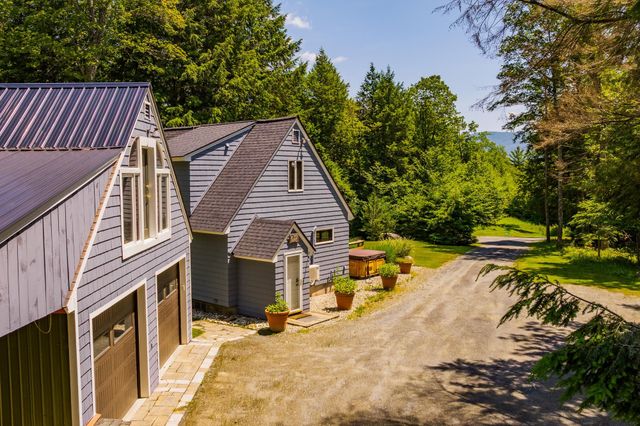 1886 Winhall Hollow Road, Londonderry, VT 05155
