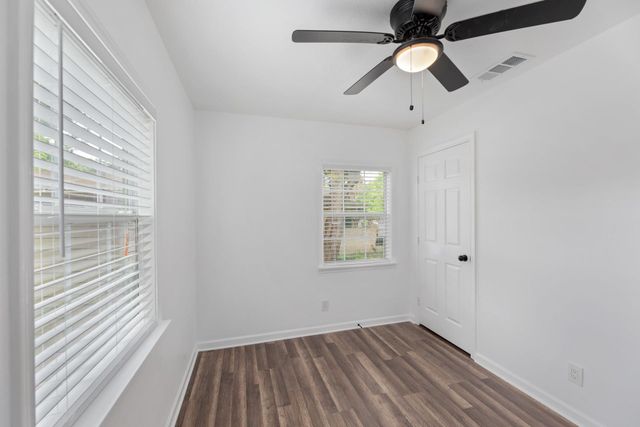 404 Middle LN, Austin, TX 78753