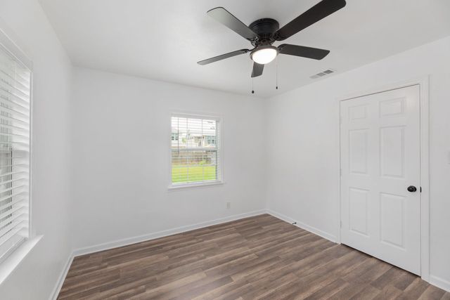 404 Middle LN, Austin, TX 78753