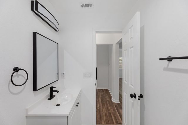 404 Middle LN, Austin, TX 78753