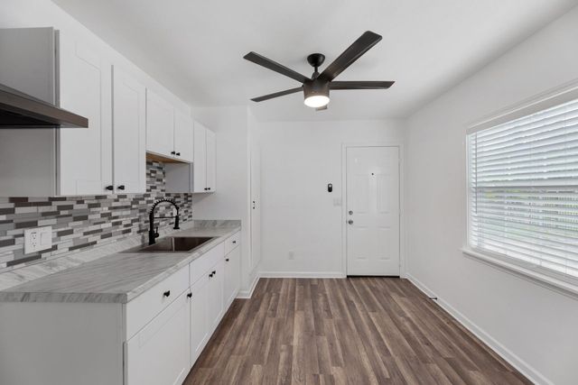 404 Middle LN, Austin, TX 78753