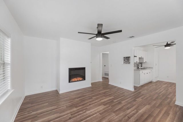 404 Middle LN, Austin, TX 78753