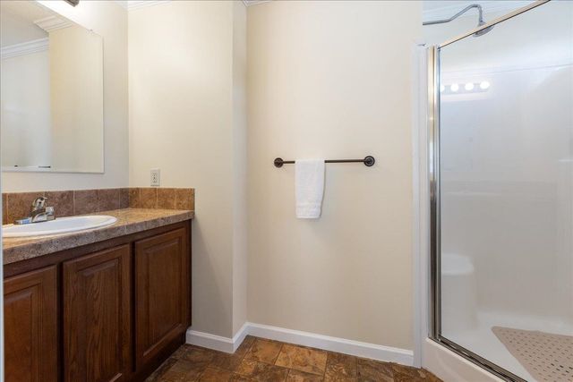 30 Eglin Boulevard, Londonderry, NH 03053