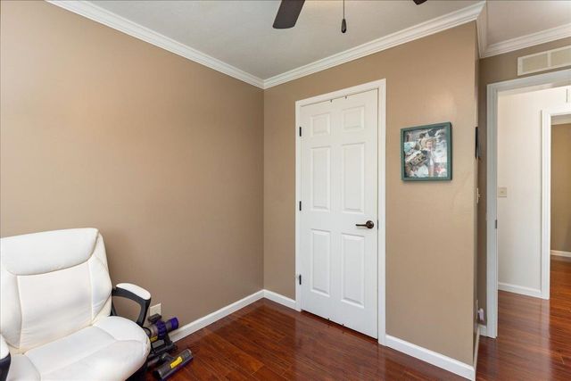 30 Eglin Boulevard, Londonderry, NH 03053