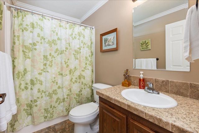 30 Eglin Boulevard, Londonderry, NH 03053
