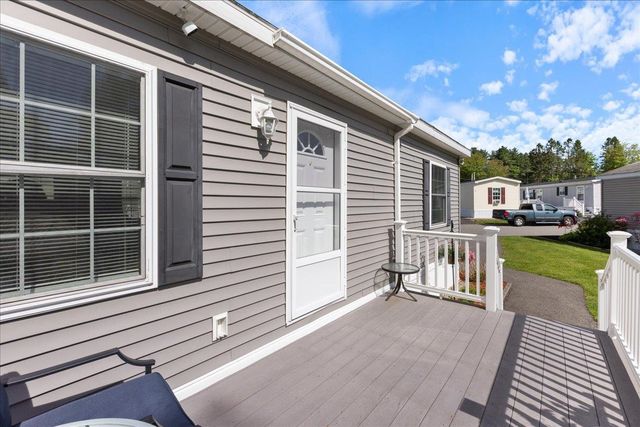 30 Eglin Boulevard, Londonderry, NH 03053