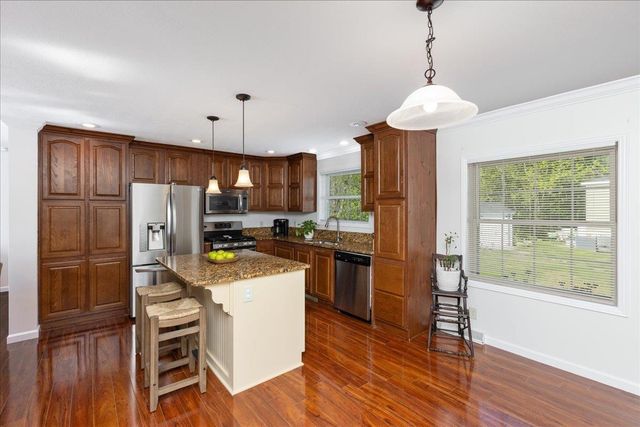 30 Eglin Boulevard, Londonderry, NH 03053