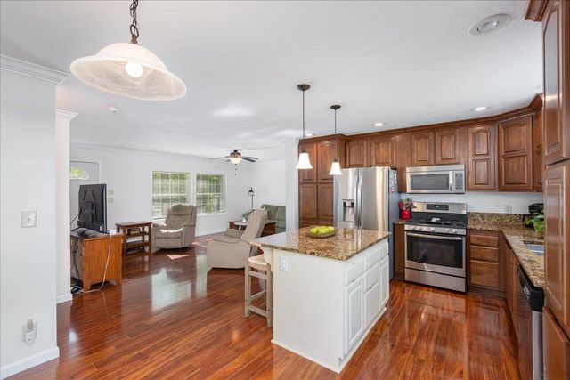 30 Eglin Boulevard, Londonderry, NH 03053