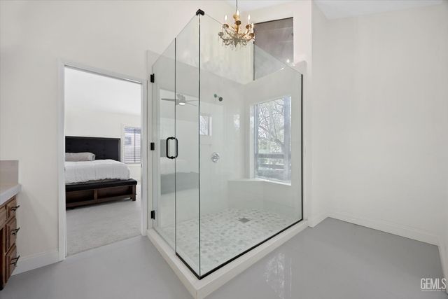 2600 Barrington Street 16, Bakersfield, CA 93309