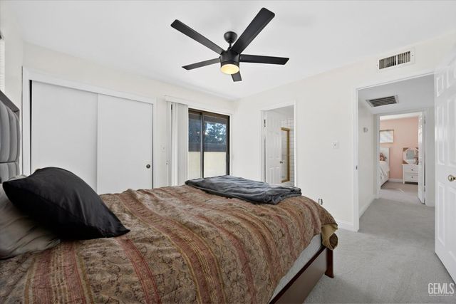 2600 Barrington Street 16, Bakersfield, CA 93309