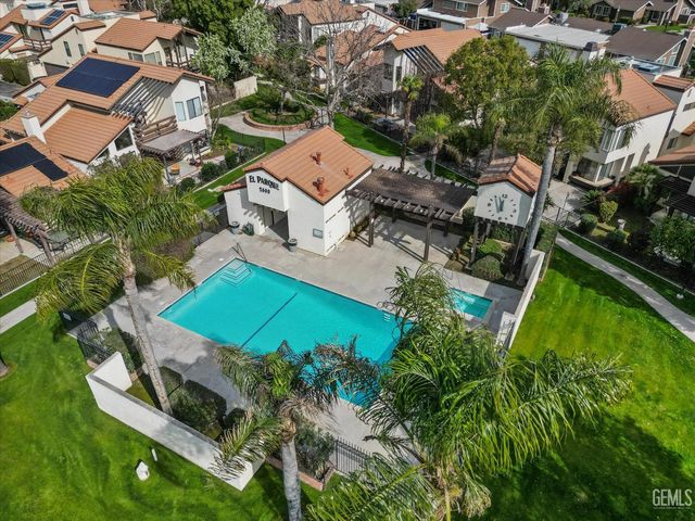 2600 Barrington Street 16, Bakersfield, CA 93309