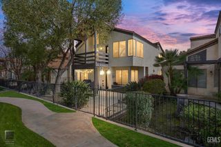 2600 Barrington Street 16, Bakersfield, CA 93309