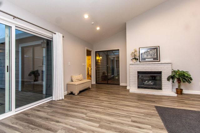 2249 Camborne Dr, Modesto, CA 95356