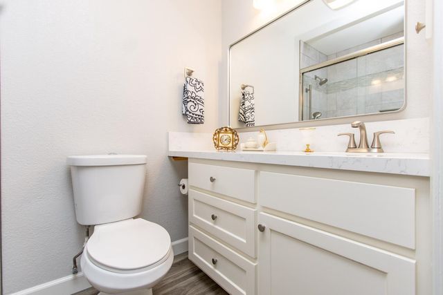 2249 Camborne Dr, Modesto, CA 95356